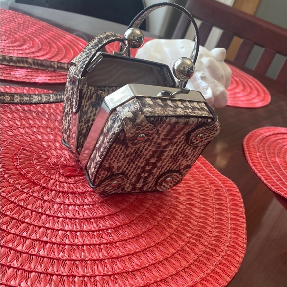 Talbot Stylish Snakeskin Patterned Women's Bag - Picture 5 of 7